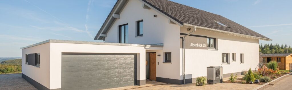 Klimaschutz beim Hausbau 2 PassivhausPlus erfüllt alle Standards für den Klimaschutz beim Hausbau