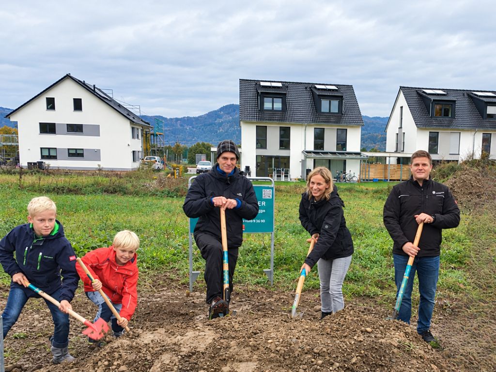 Mit vollem Einsatz - Steinhauser Wohnbau Spatenstich